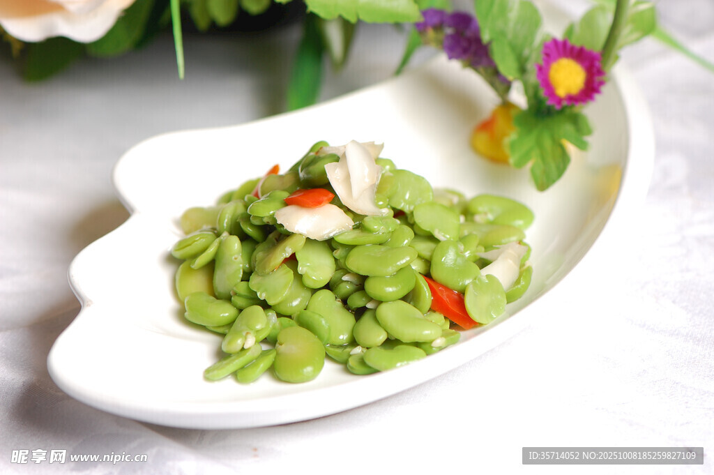 清炒蠶豆色澤鮮嫩誘人