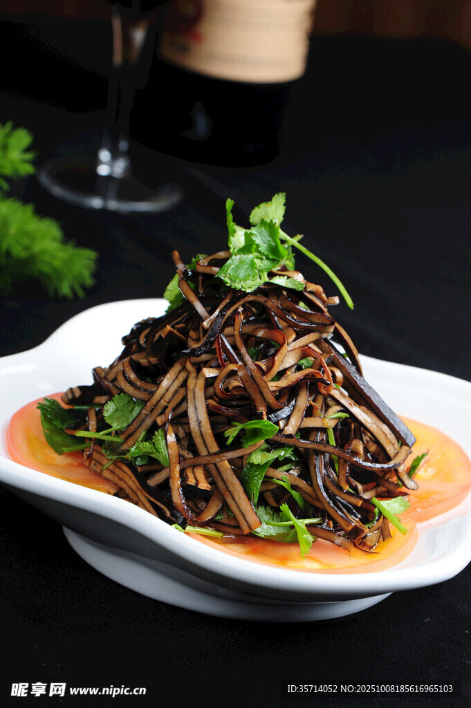 涼拌茶樹(shù)菇