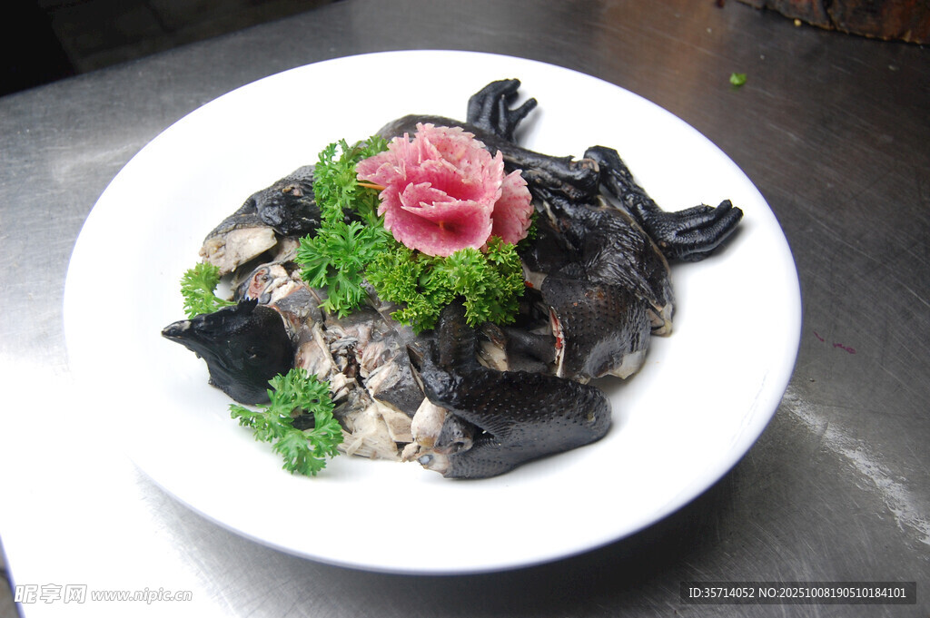 墨汁海鮮飯擺盤精致誘人