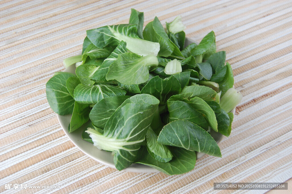 碗中鮮嫩小白菜