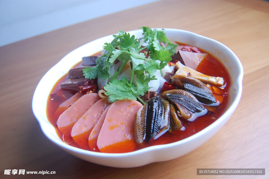 美味毛血旺食材豐富誘人