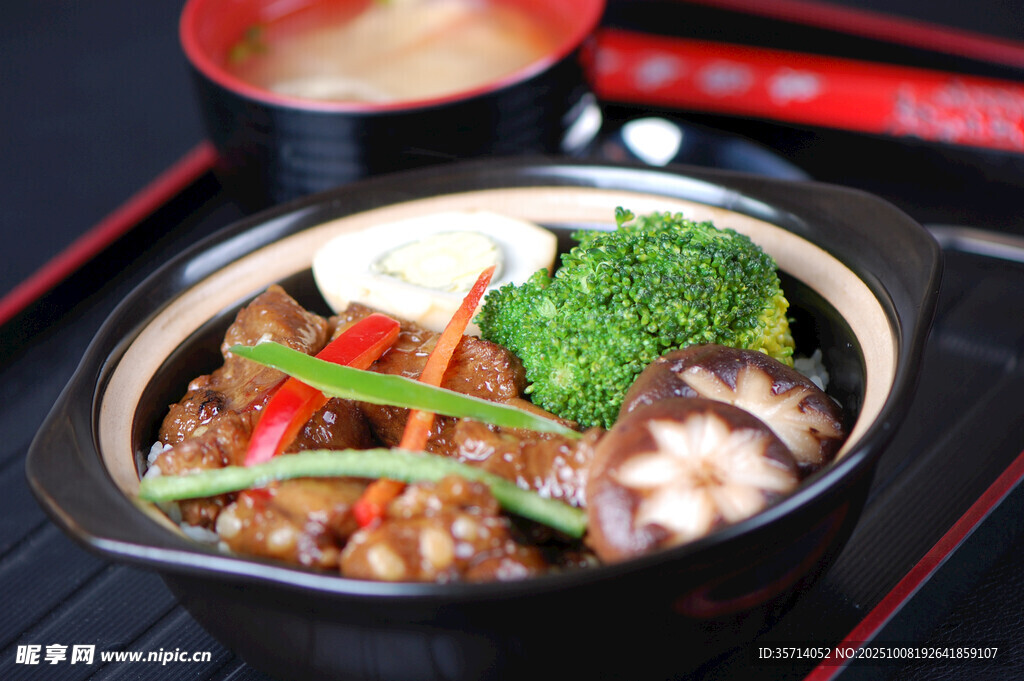 美味砂鍋菜肴營養(yǎng)豐富