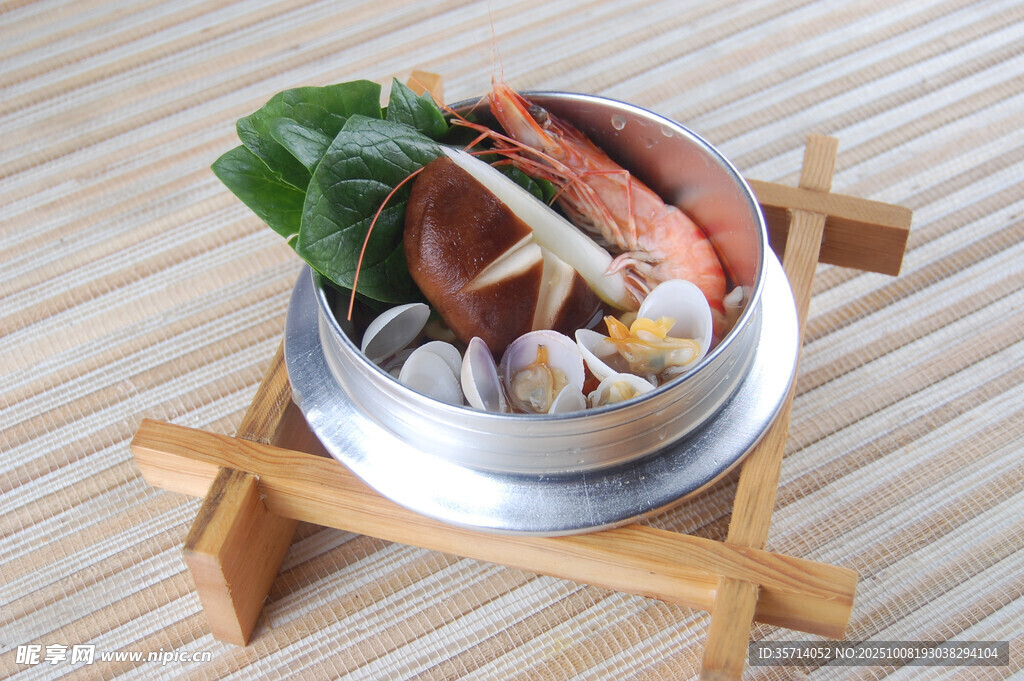 海鮮火鍋食材拼盤