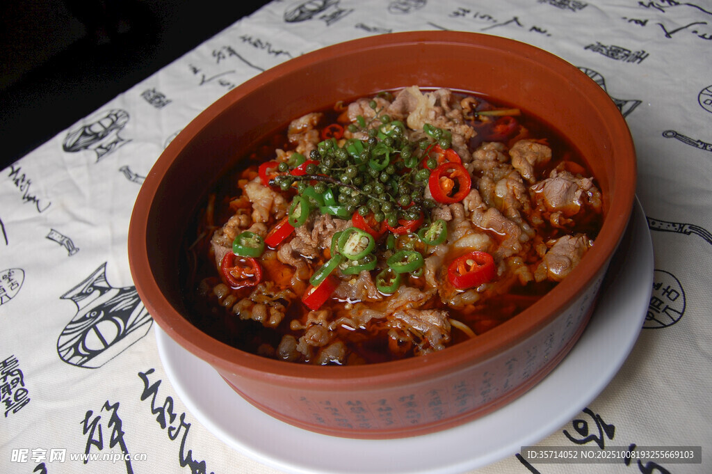 美味肉末煲仔飯