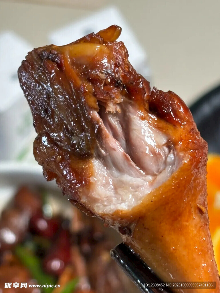 美味誘人的鹵味大雞腿