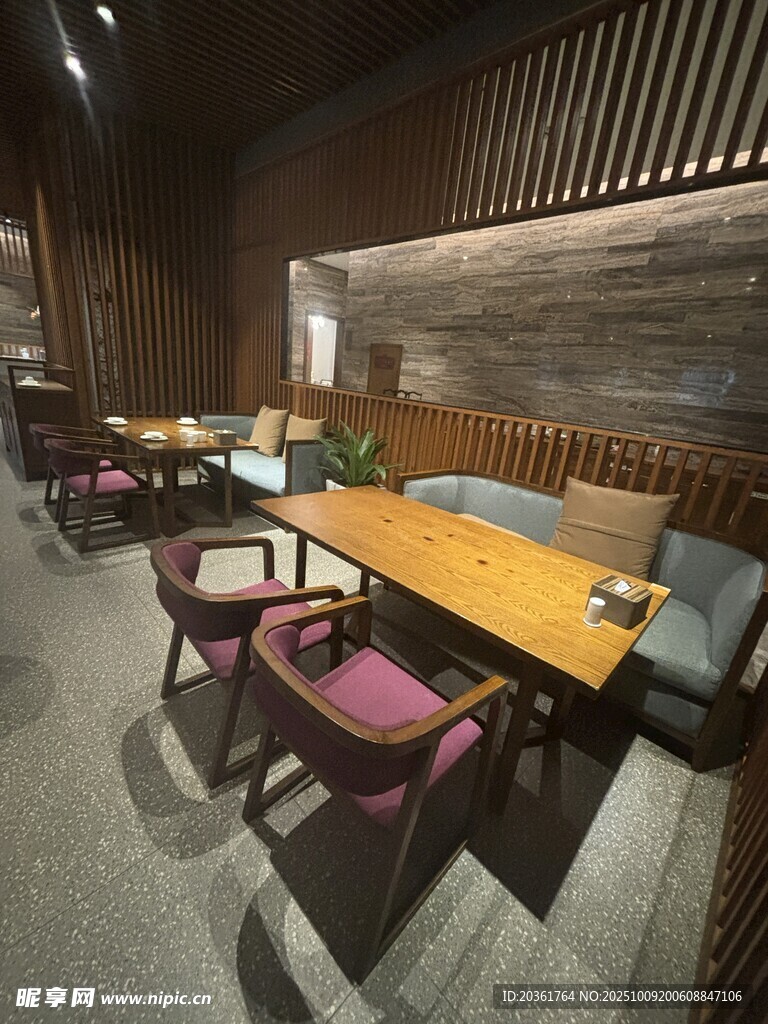 現(xiàn)代簡約風餐廳室內(nèi)場景