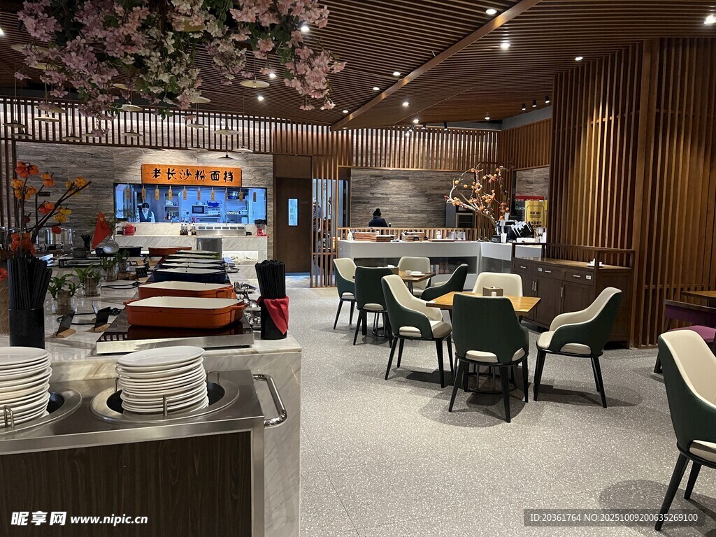 現(xiàn)代風格餐廳室內場景