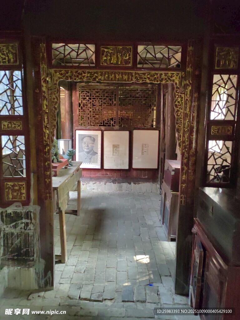 古宅內(nèi)景