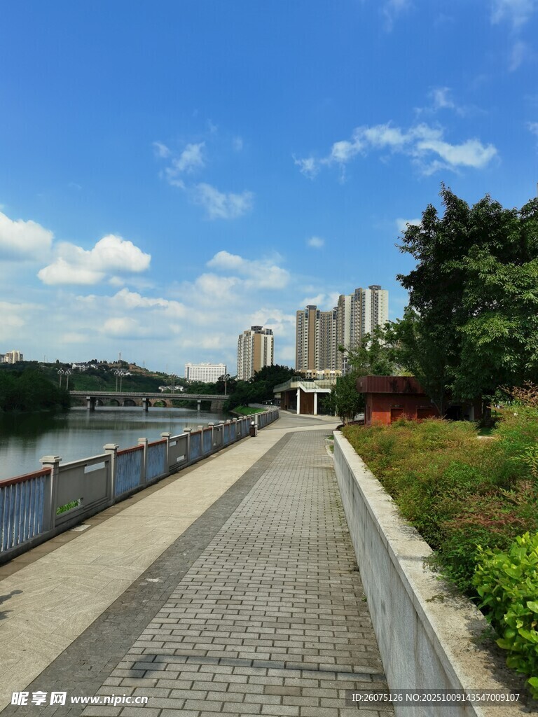 河畔步道風景