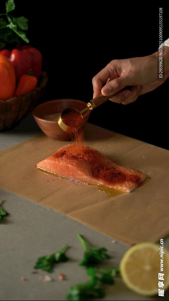 手工制作美味披薩的瞬間