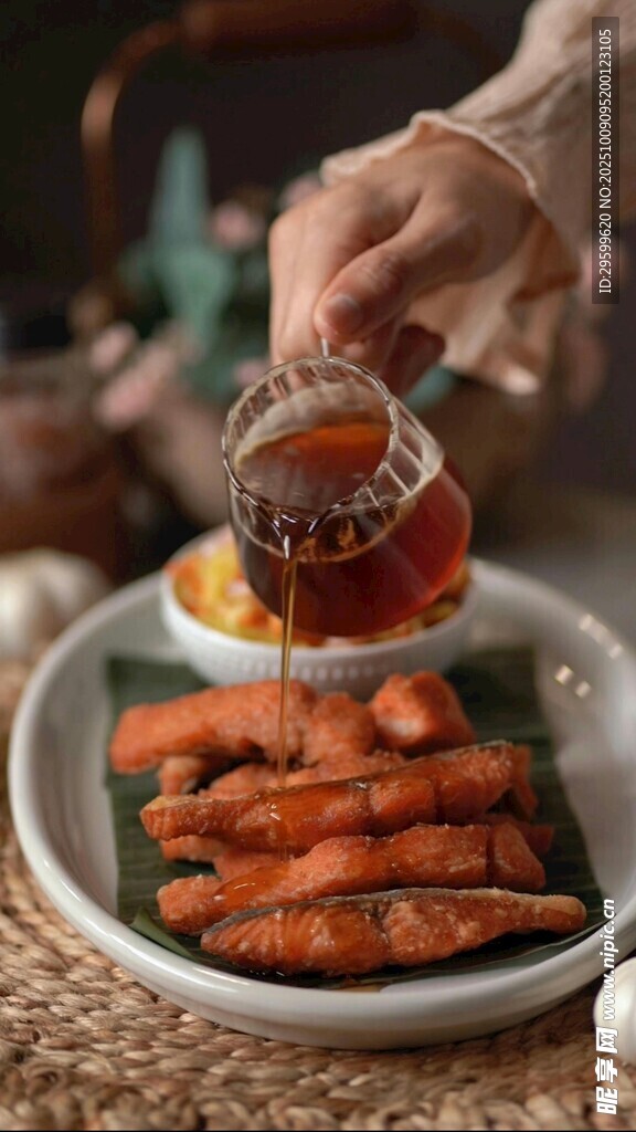 手沖熱茶搭配美味點心