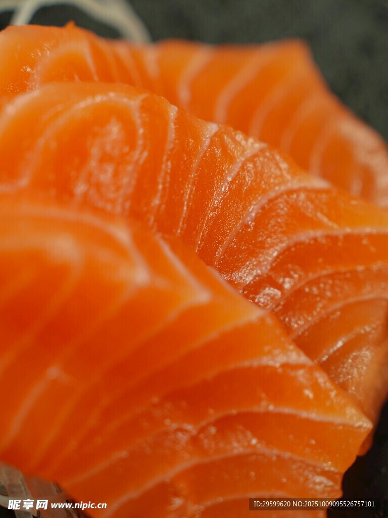 新鮮三文魚切片