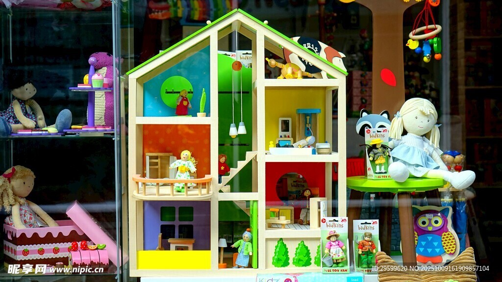 多彩木質(zhì)兒童玩具屋展示