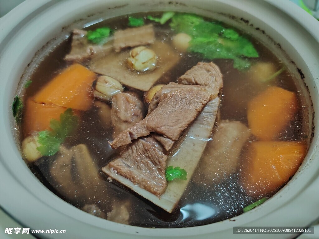 排骨蓮子湯 