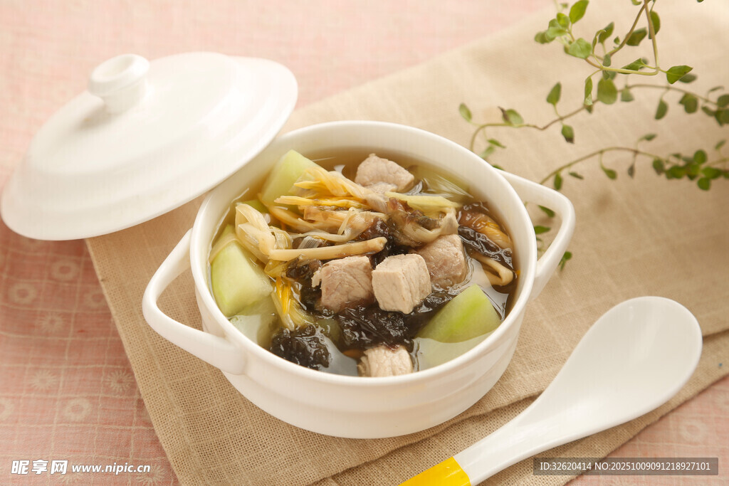 菌菇蔬菜肉湯