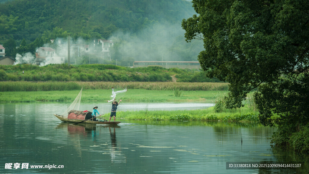 江上扁舟悠然景