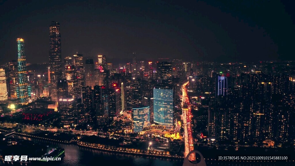 城市璀璨夜景俯瞰圖