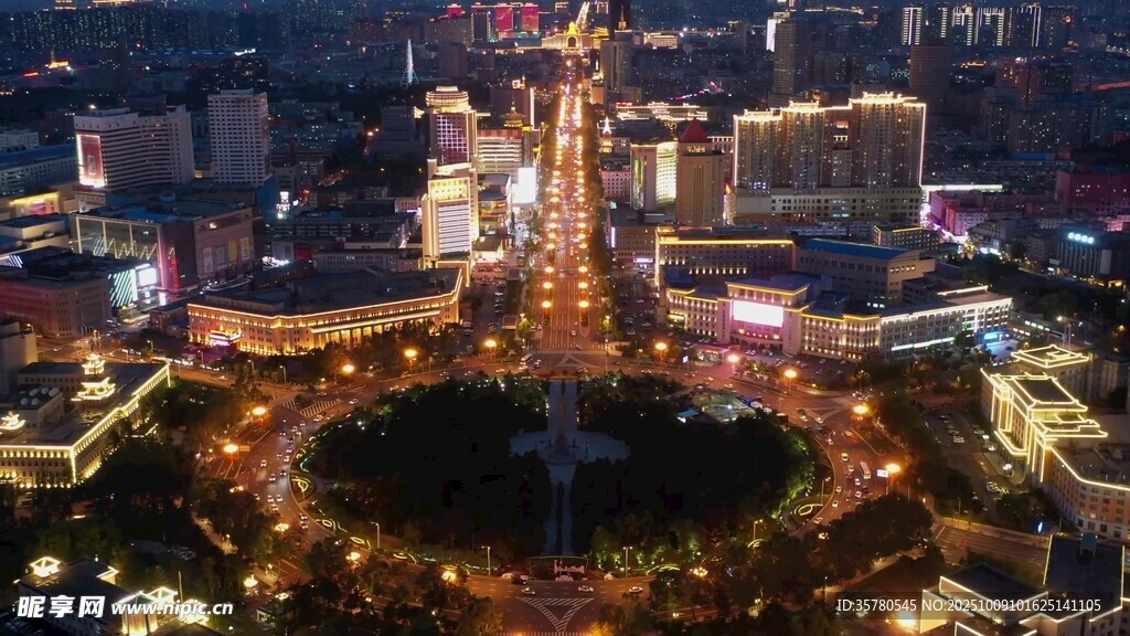 璀璨都市夜景俯瞰圖