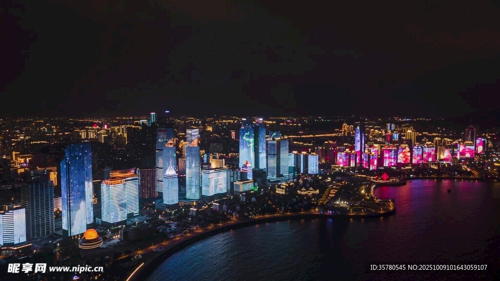 城市璀璨夜景俯瞰圖