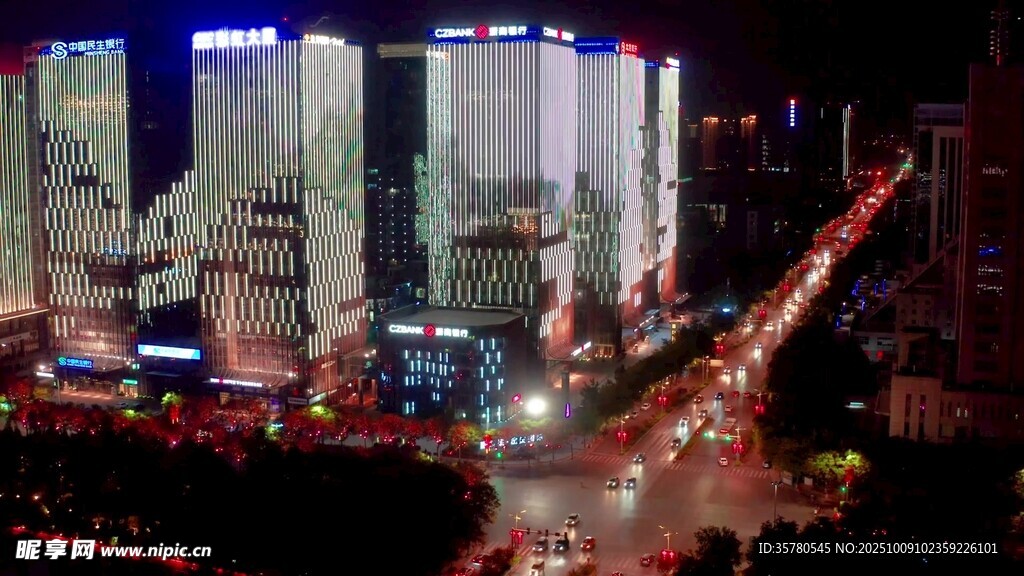 城市璀璨夜景俯瞰圖