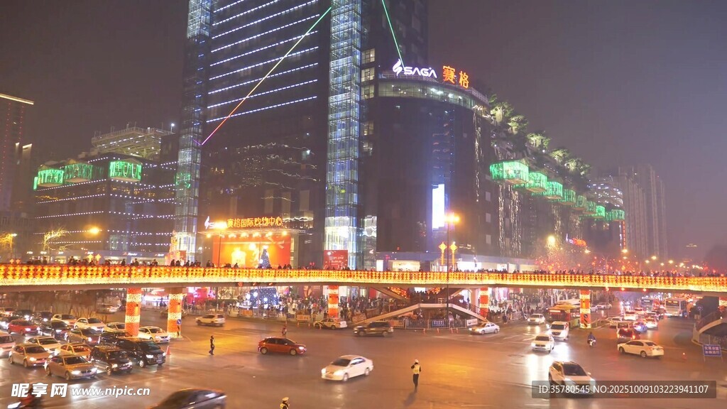 都市璀璨夜景車流