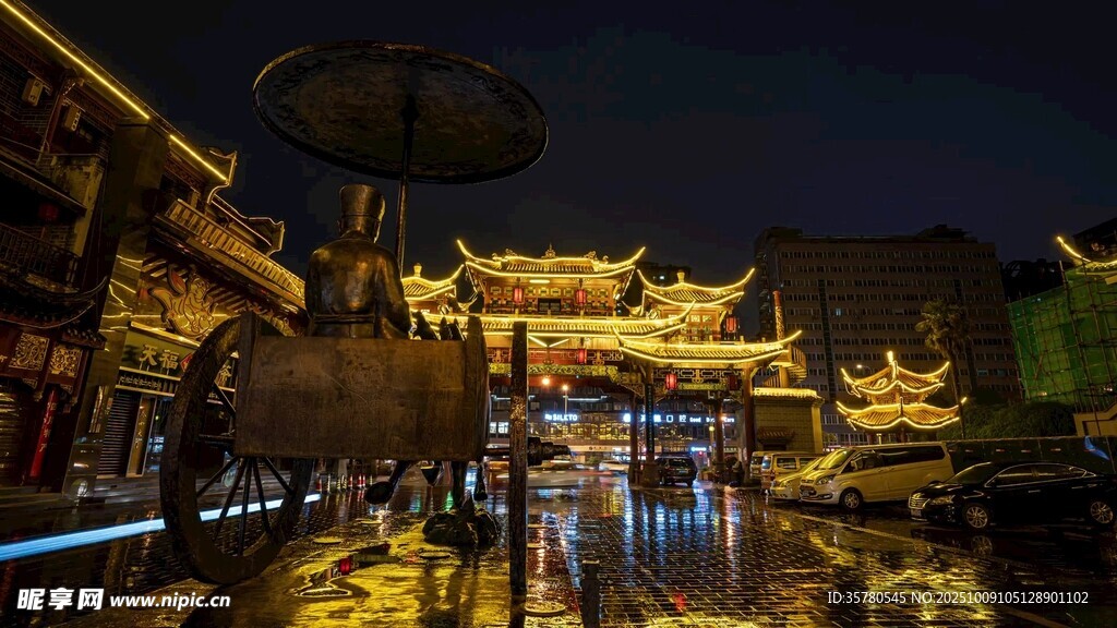 古街夜景映古韻