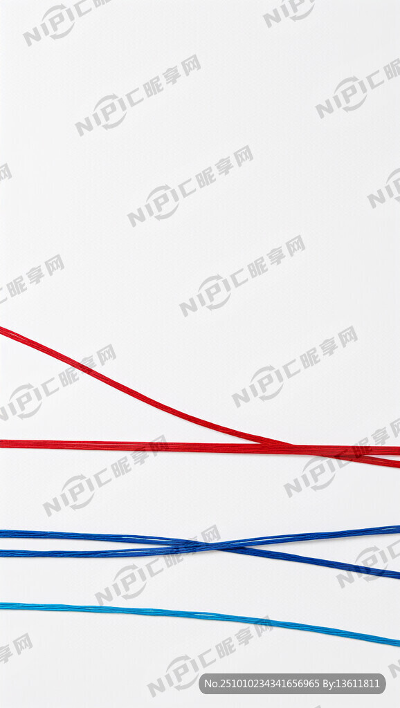 白色底紅