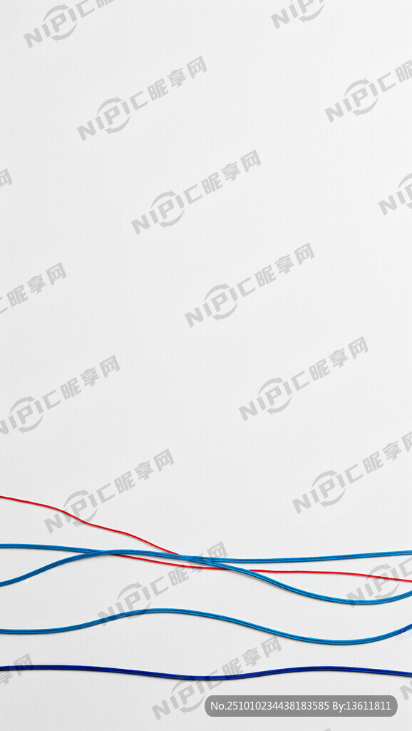 白色底紅
