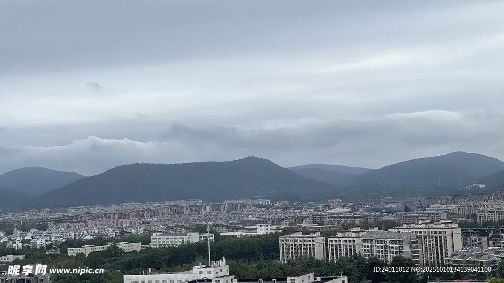 城市遠(yuǎn)景與遠(yuǎn)山景觀