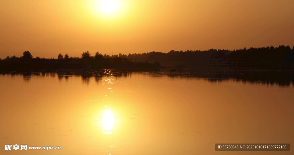 湖畔夕陽美景