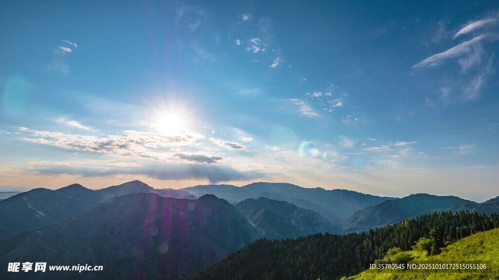 山間日出美景