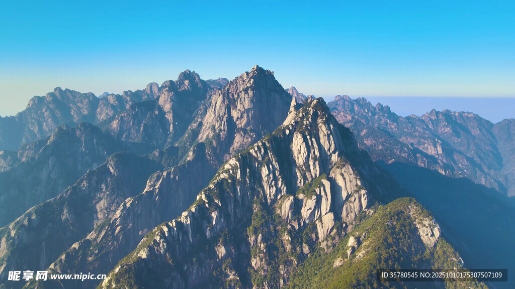 壯麗巍峨的高山景觀