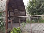 木質(zhì)小屋外的休閑露臺(tái)