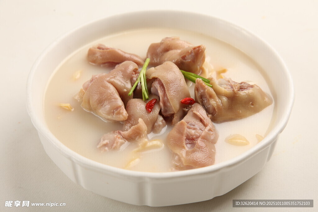 滋補(bǔ)豬蹄湯