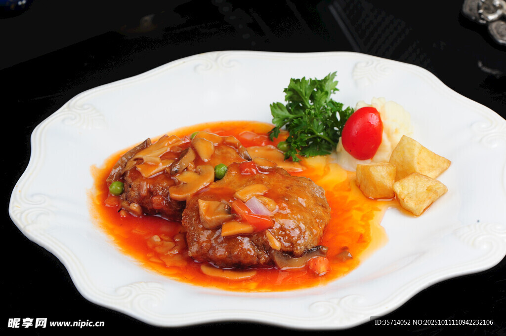 紅燒澆汁雞塊擺盤精美