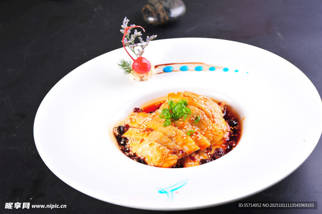 精致擺盤的美味特色菜肴