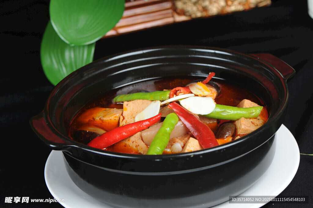 美味砂鍋菜食材豐富誘人