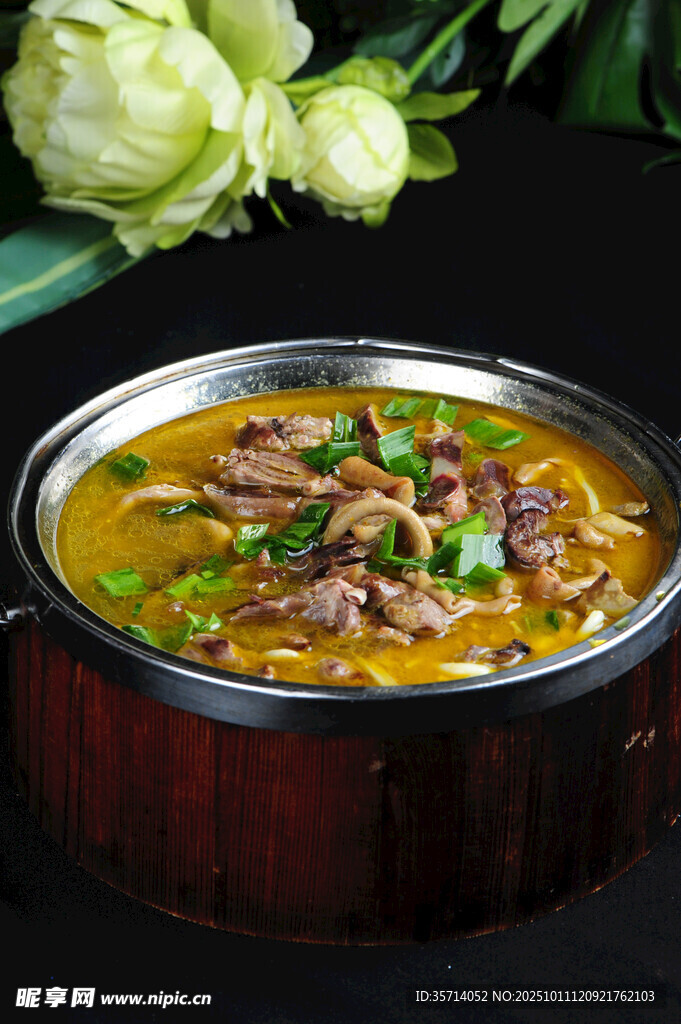 美味牛肉湯鍋營(yíng)養(yǎng)豐富