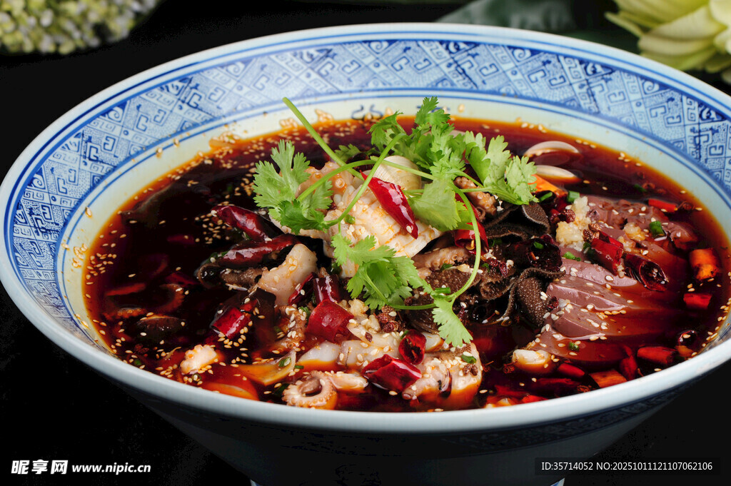 香辣牛肉面視覺味覺盛宴