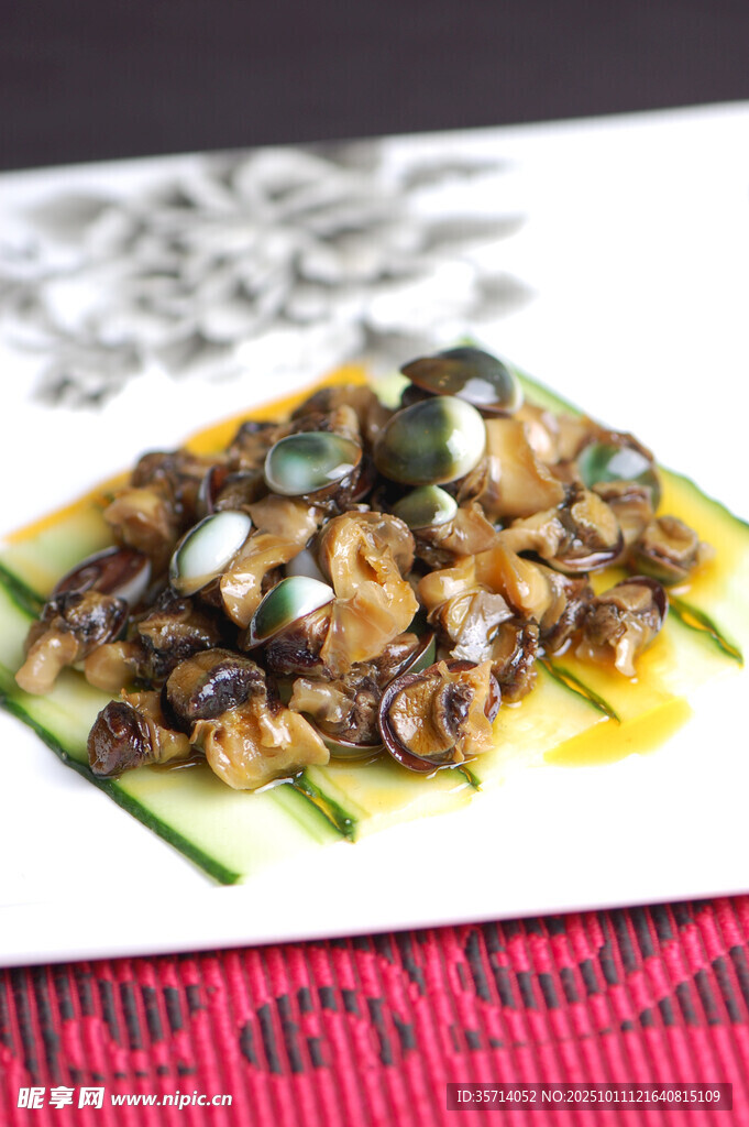 美味爆炒田螺配翠綠黃瓜