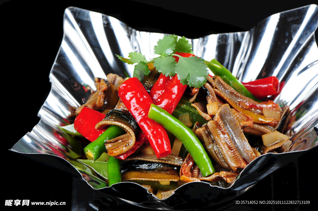 錫紙包裹的香辣美味食材