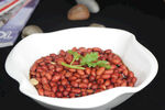 碗中紅皮花生米