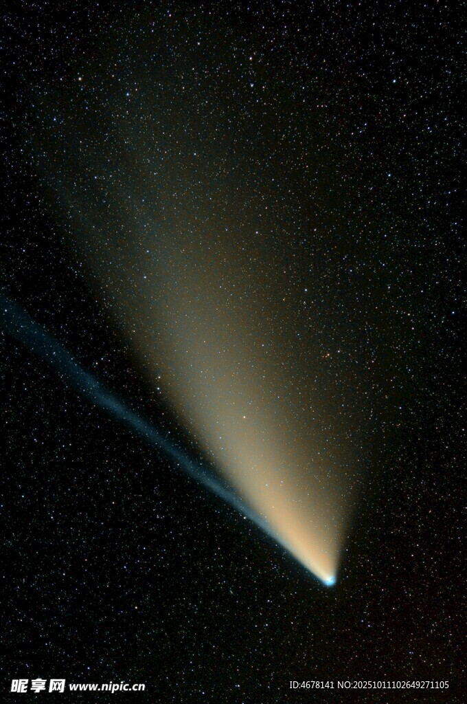 夜空中閃耀的彗星