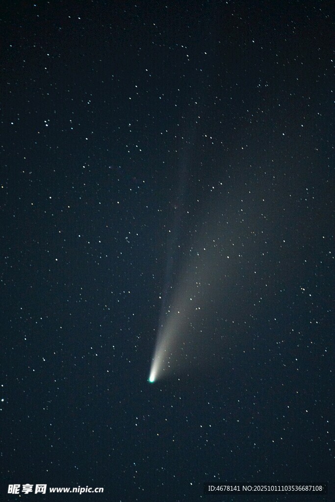 夜空中的彗星