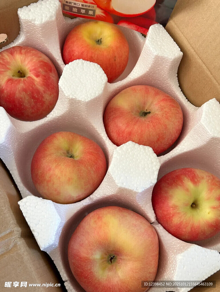盒裝新鮮紅蘋果