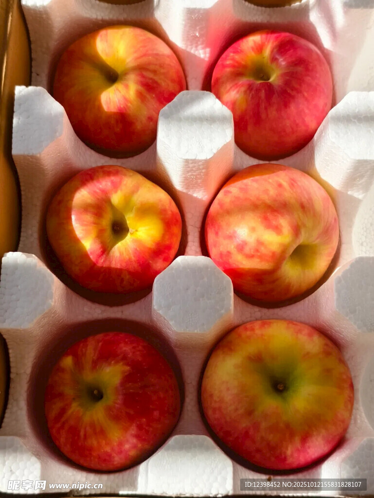 盒裝紅蘋果展示