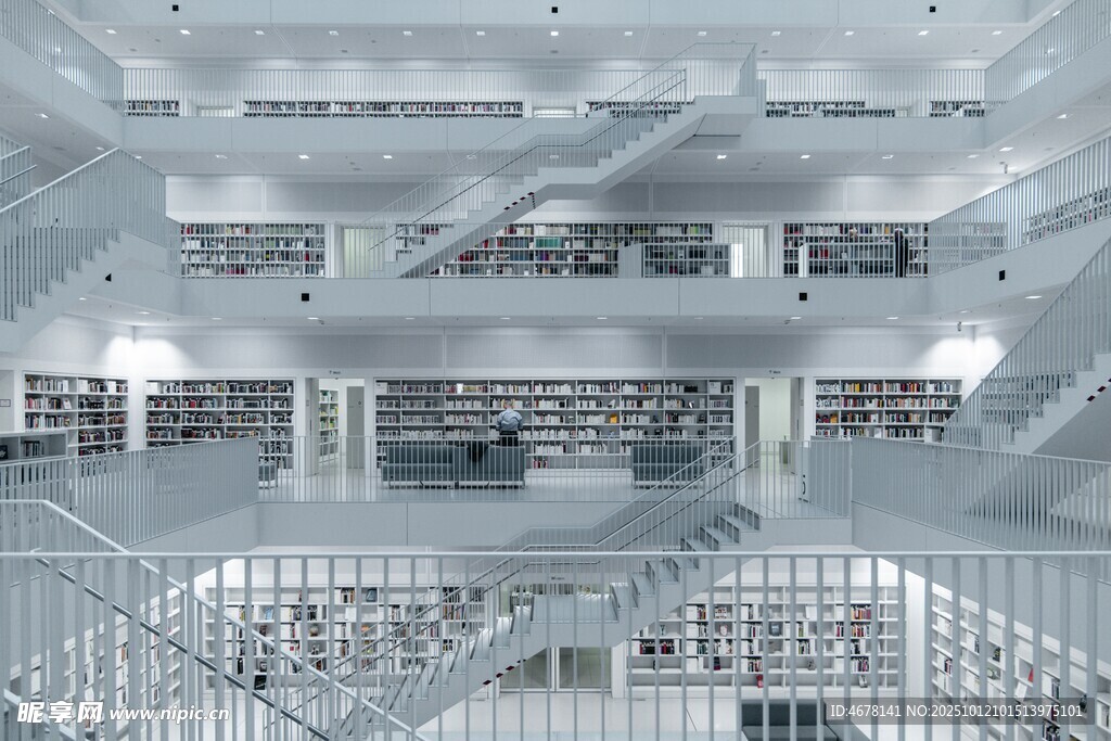 現代圖書館內部壯觀景象