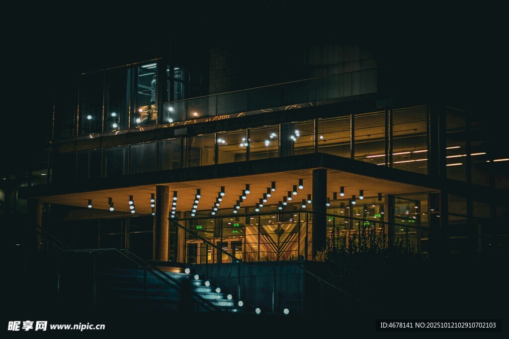 夜晚下的建筑景觀