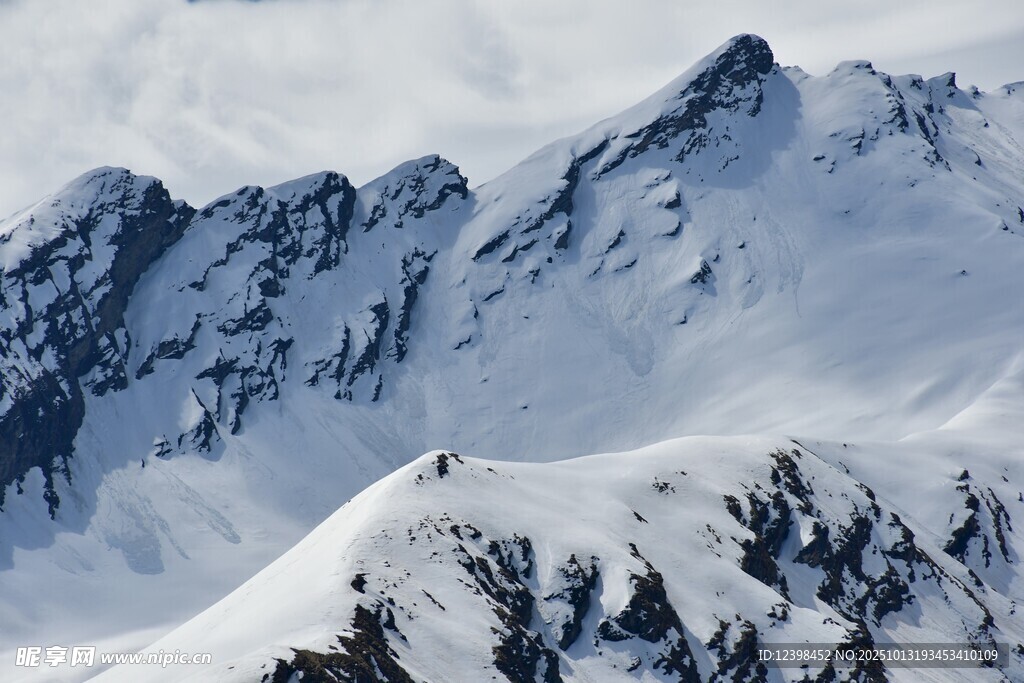 雪山壯麗景色