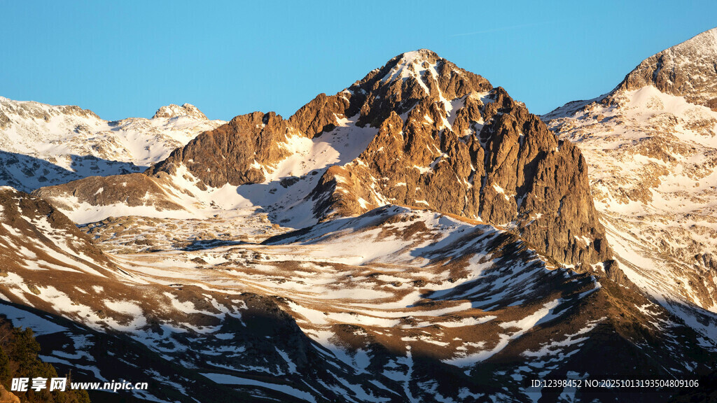 壯麗雪山美景